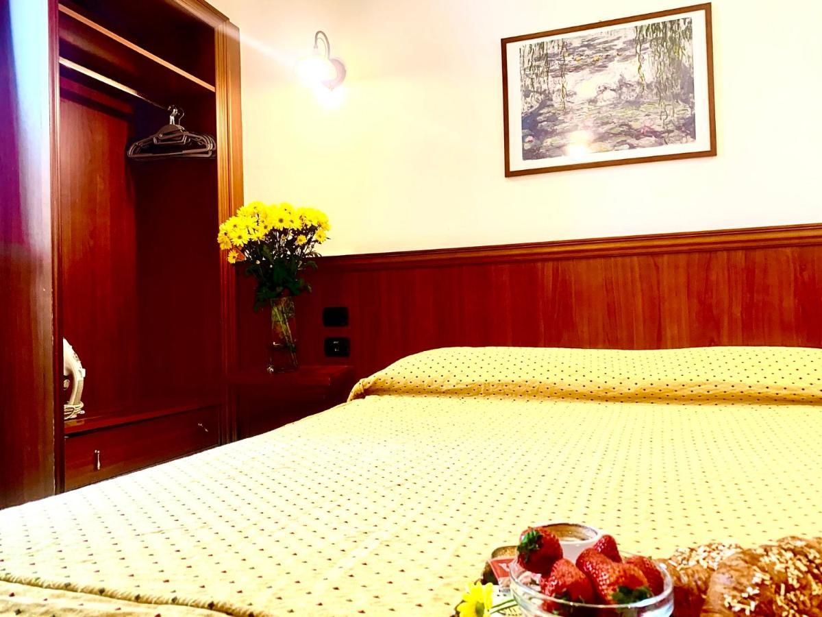 מילאנו Hotel Astrid מראה חיצוני תמונה
