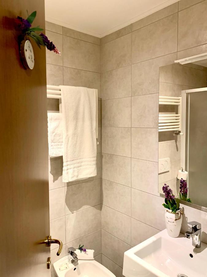 מילאנו Hotel Astrid מראה חיצוני תמונה