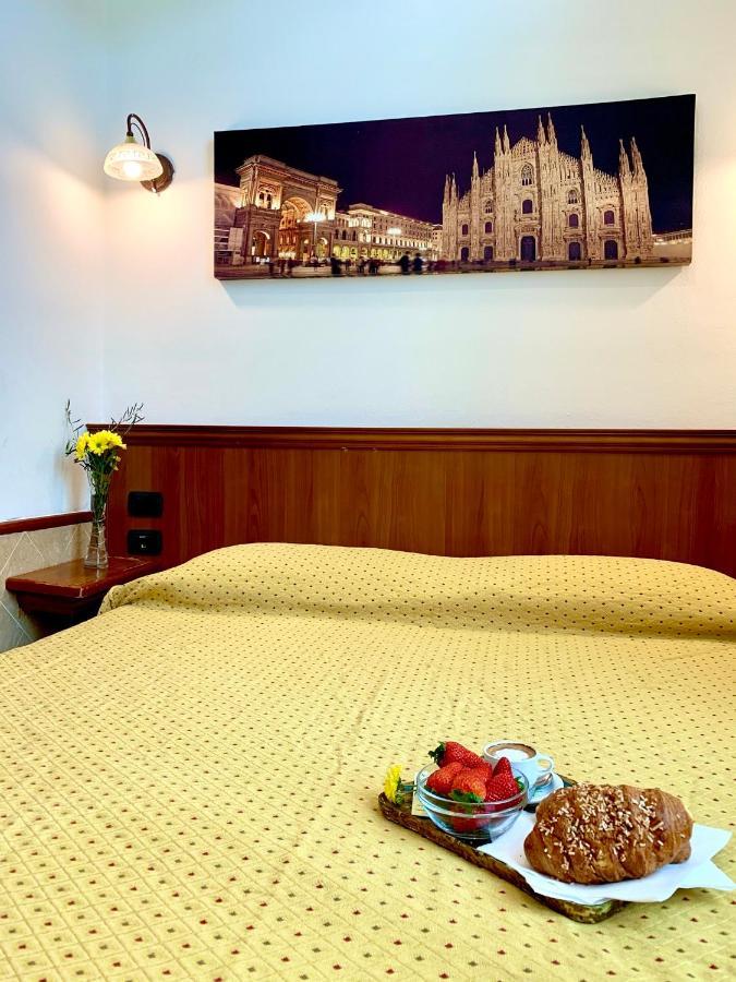מילאנו Hotel Astrid מראה חיצוני תמונה