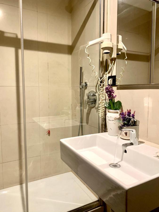 מילאנו Hotel Astrid מראה חיצוני תמונה