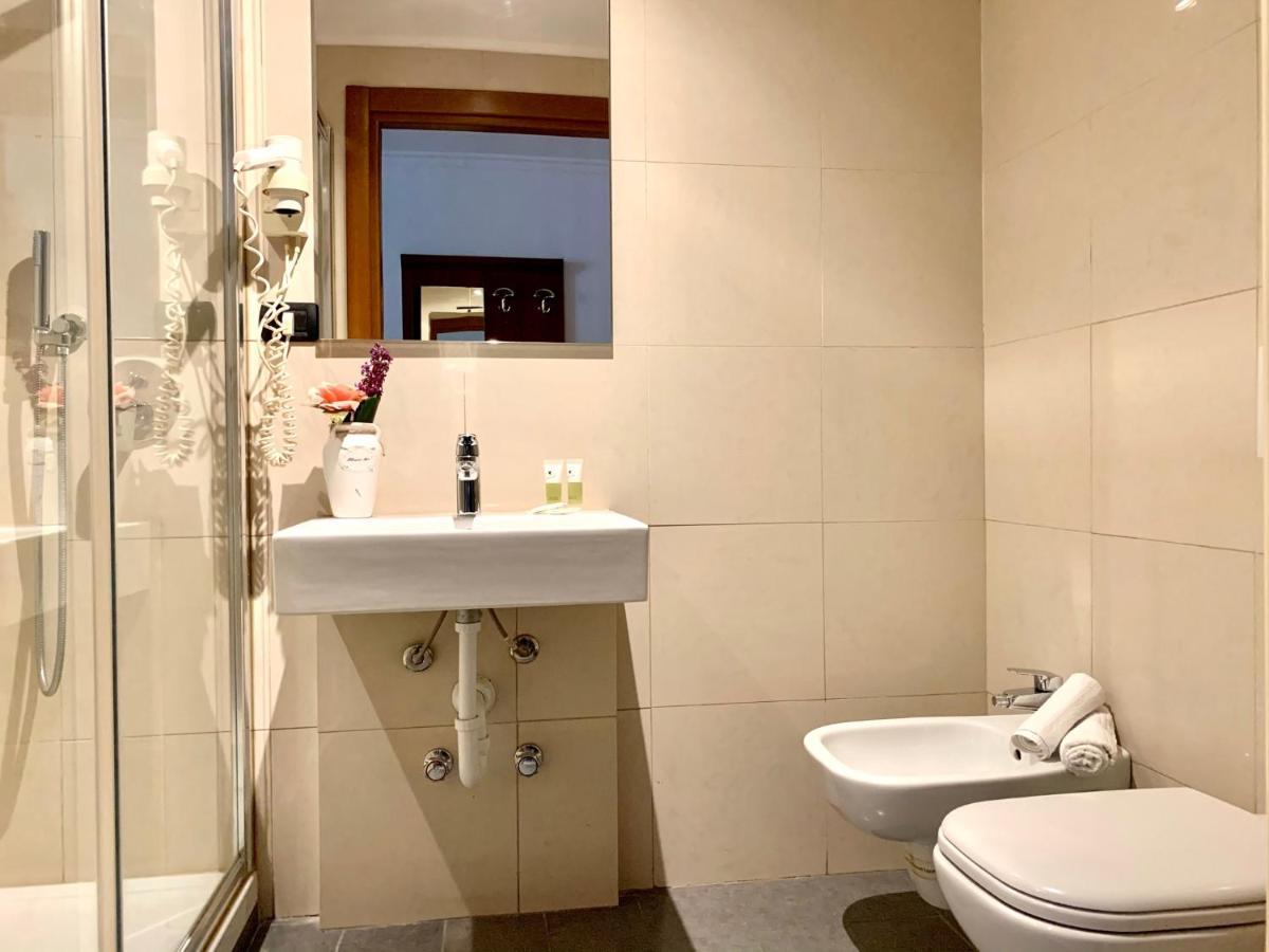מילאנו Hotel Astrid מראה חיצוני תמונה