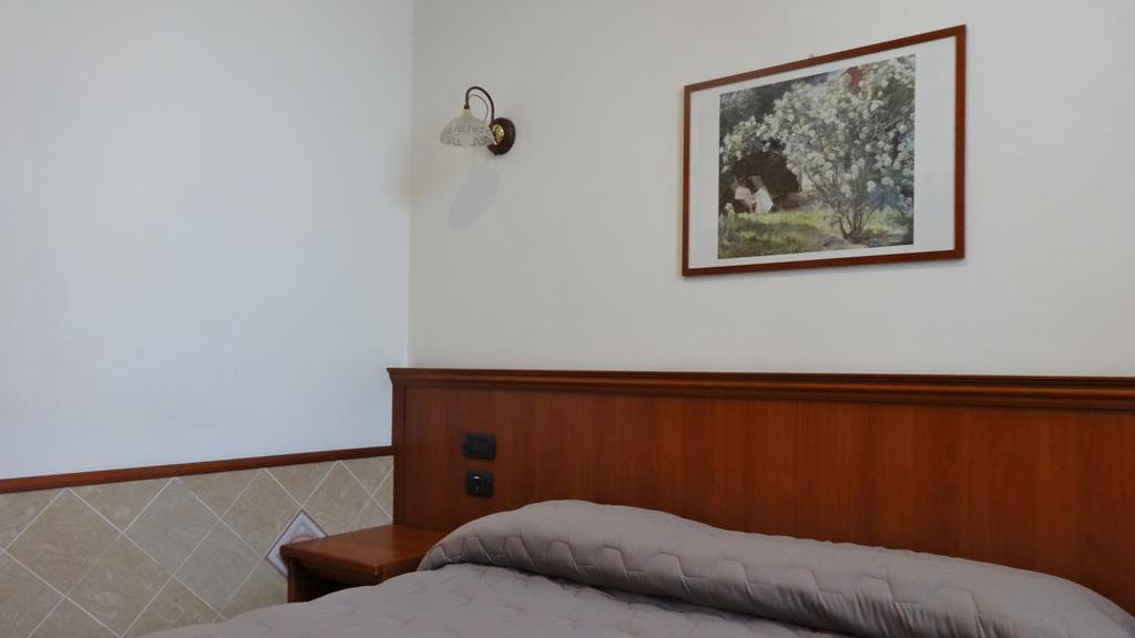 מילאנו Hotel Astrid מראה חיצוני תמונה