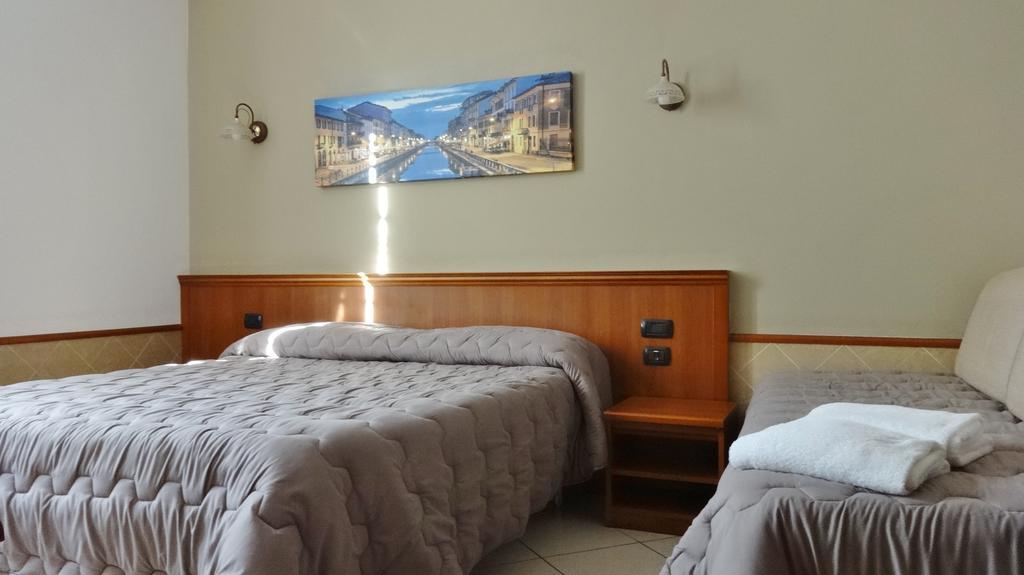 מילאנו Hotel Astrid מראה חיצוני תמונה