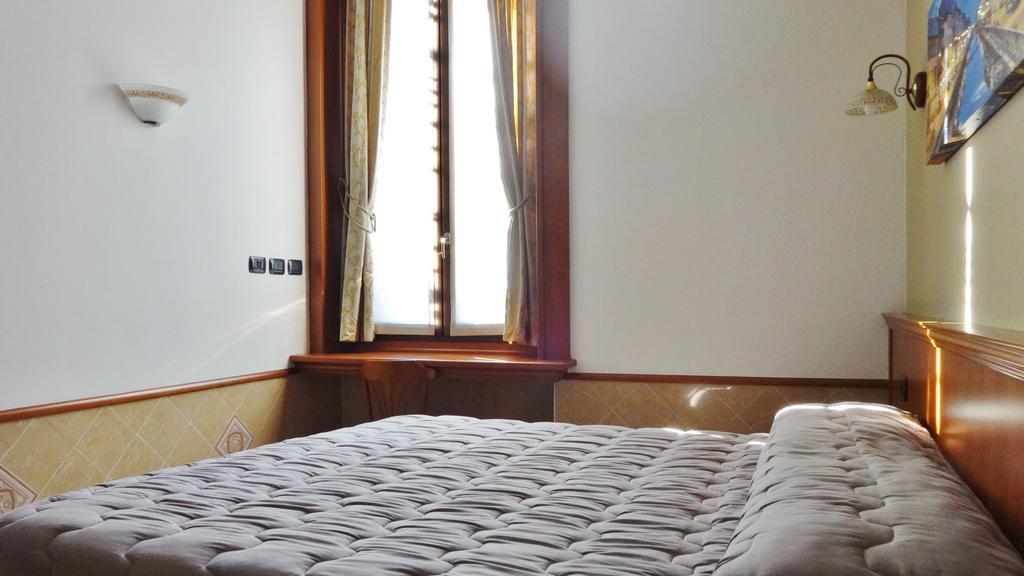 מילאנו Hotel Astrid מראה חיצוני תמונה