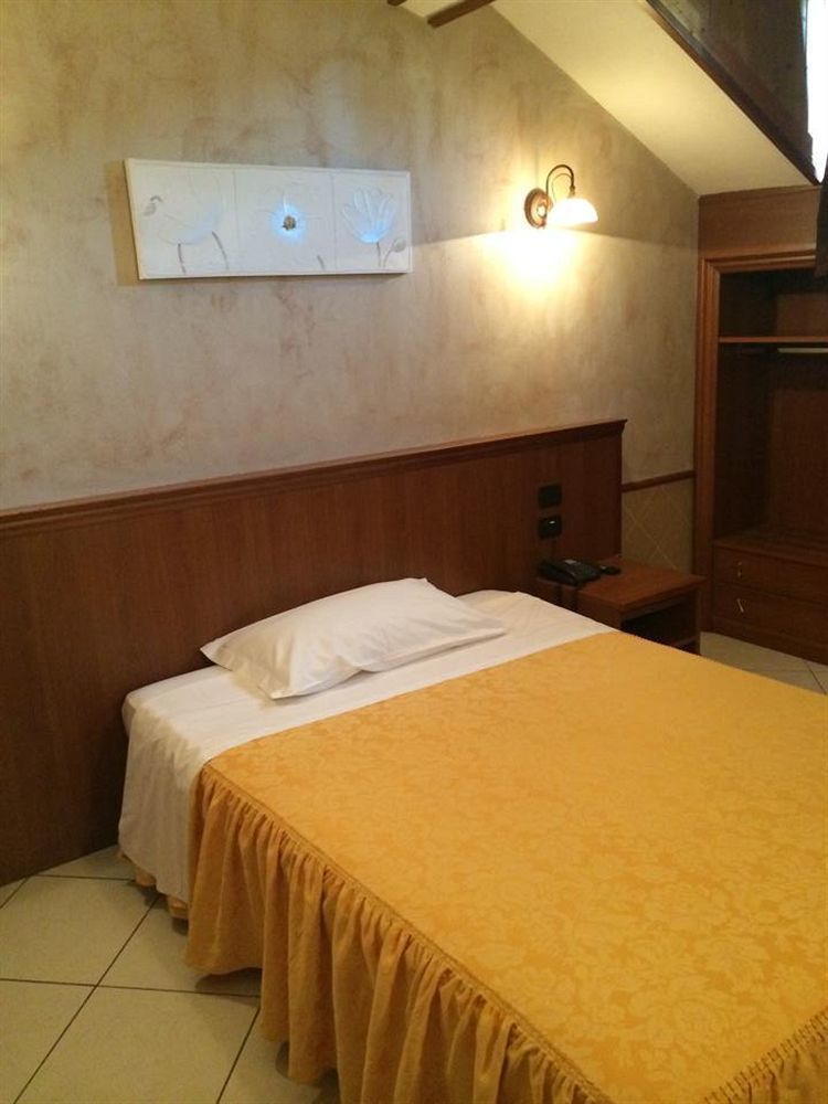 מילאנו Hotel Astrid מראה חיצוני תמונה