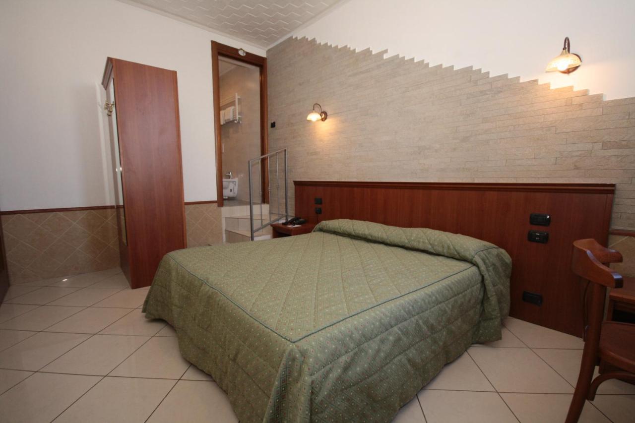 מילאנו Hotel Astrid מראה חיצוני תמונה
